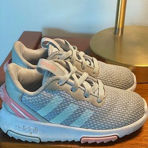 Toddler size 8 Adidas tennis shoes